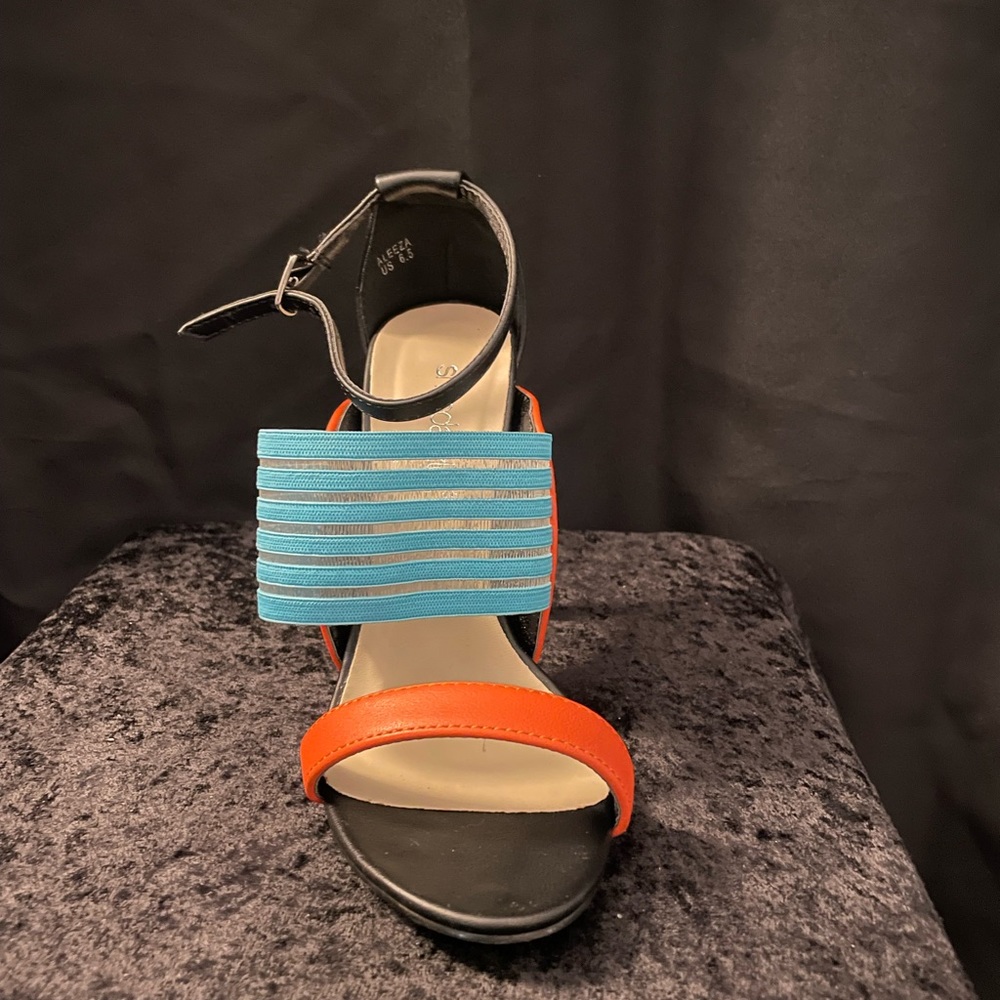 Heels - Picture 2 of 5